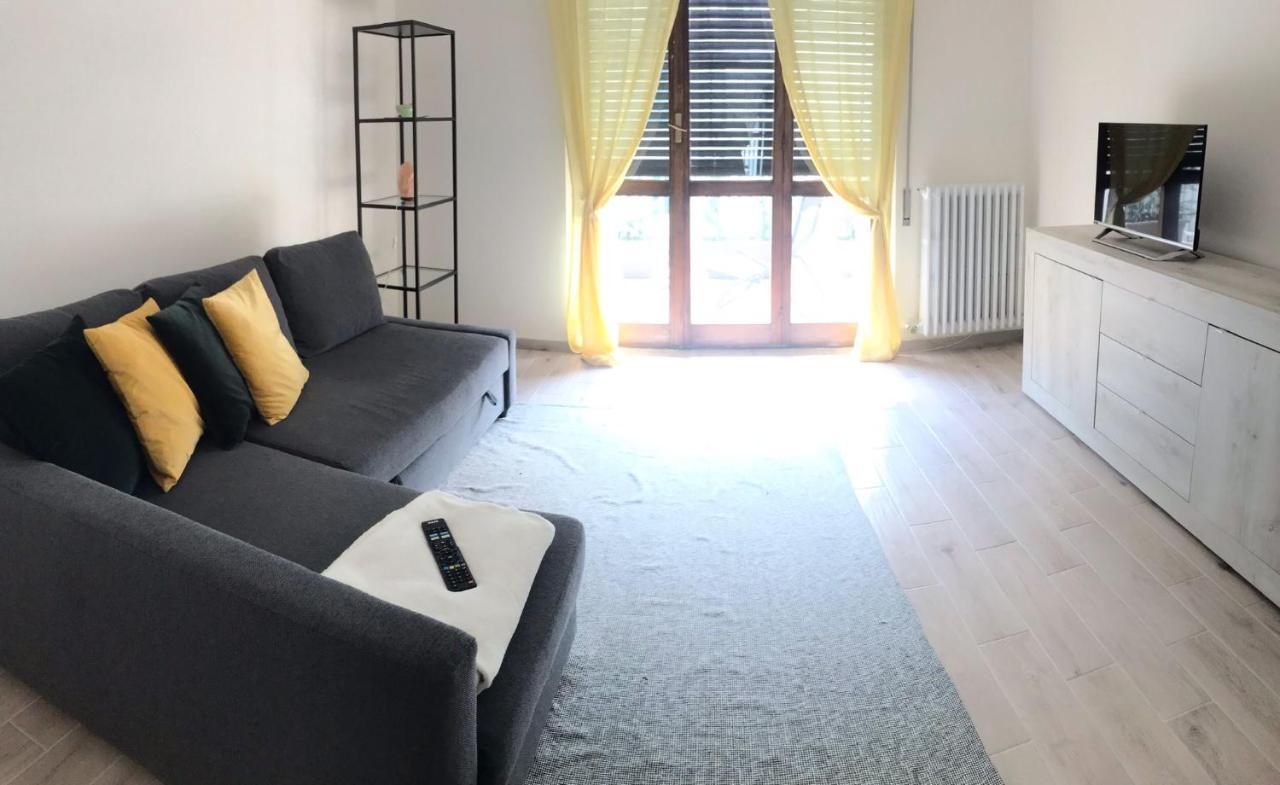 Mary House Lägenhet Sondrio Exteriör bild